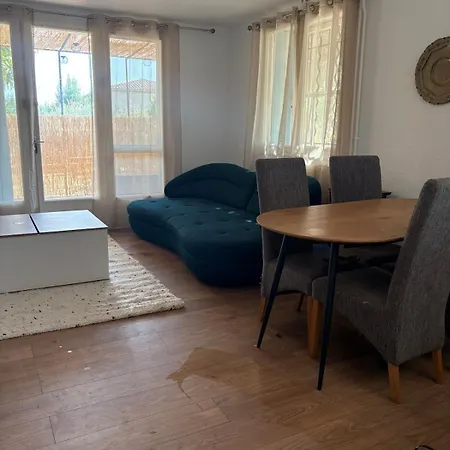 La Cachette De Meme Apartment *